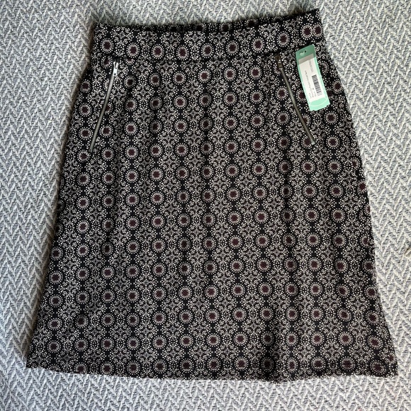 Le Lis Black and White Geometric Pencil Skirt - Picture 5 of 10